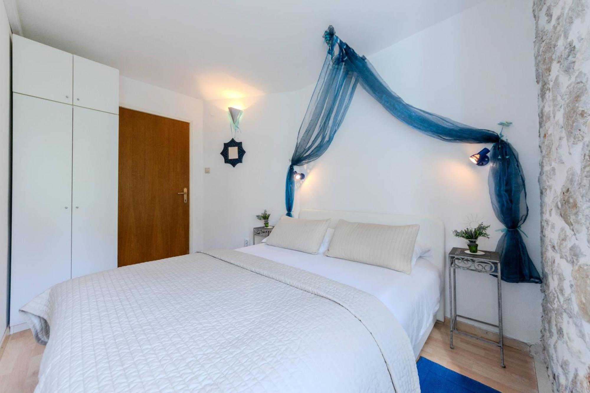 Seaside Apartments Bol Quarto foto